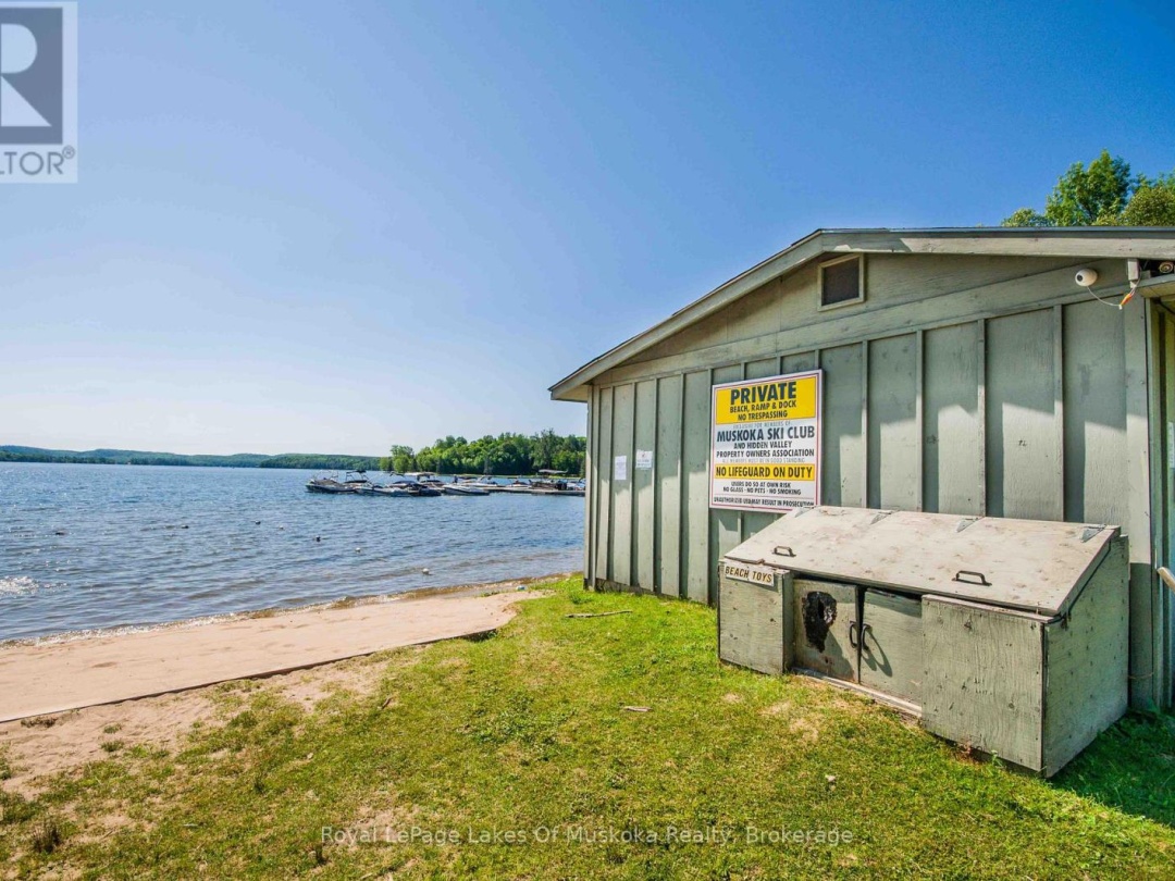 1588 SKYLINE DRIVE, Peninsula Lake
