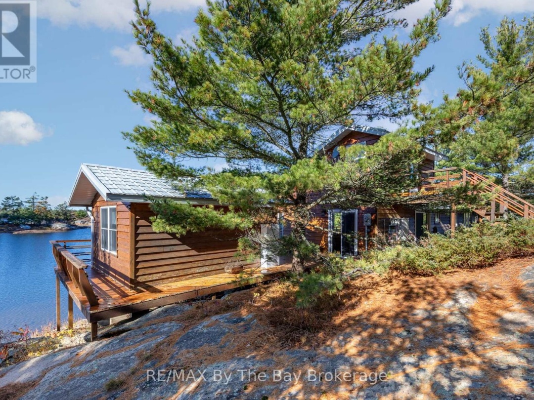 2 ISLAND 2890, Georgian Bay