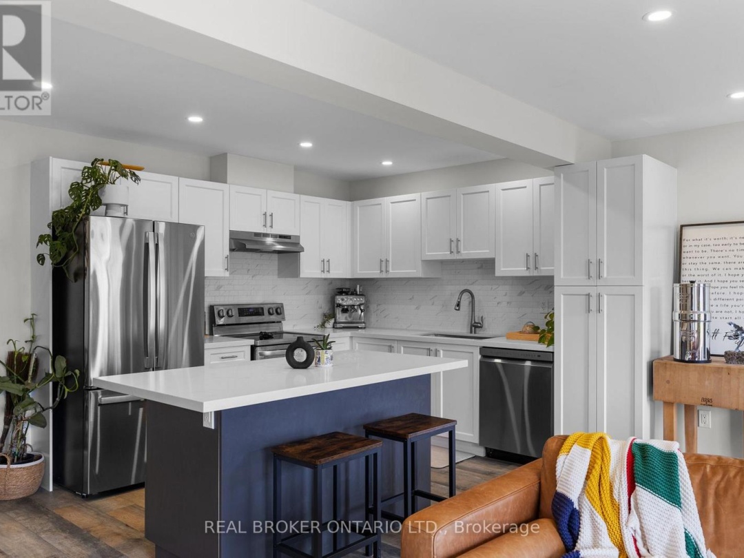 8 NICOLE PARK PLACE, 
