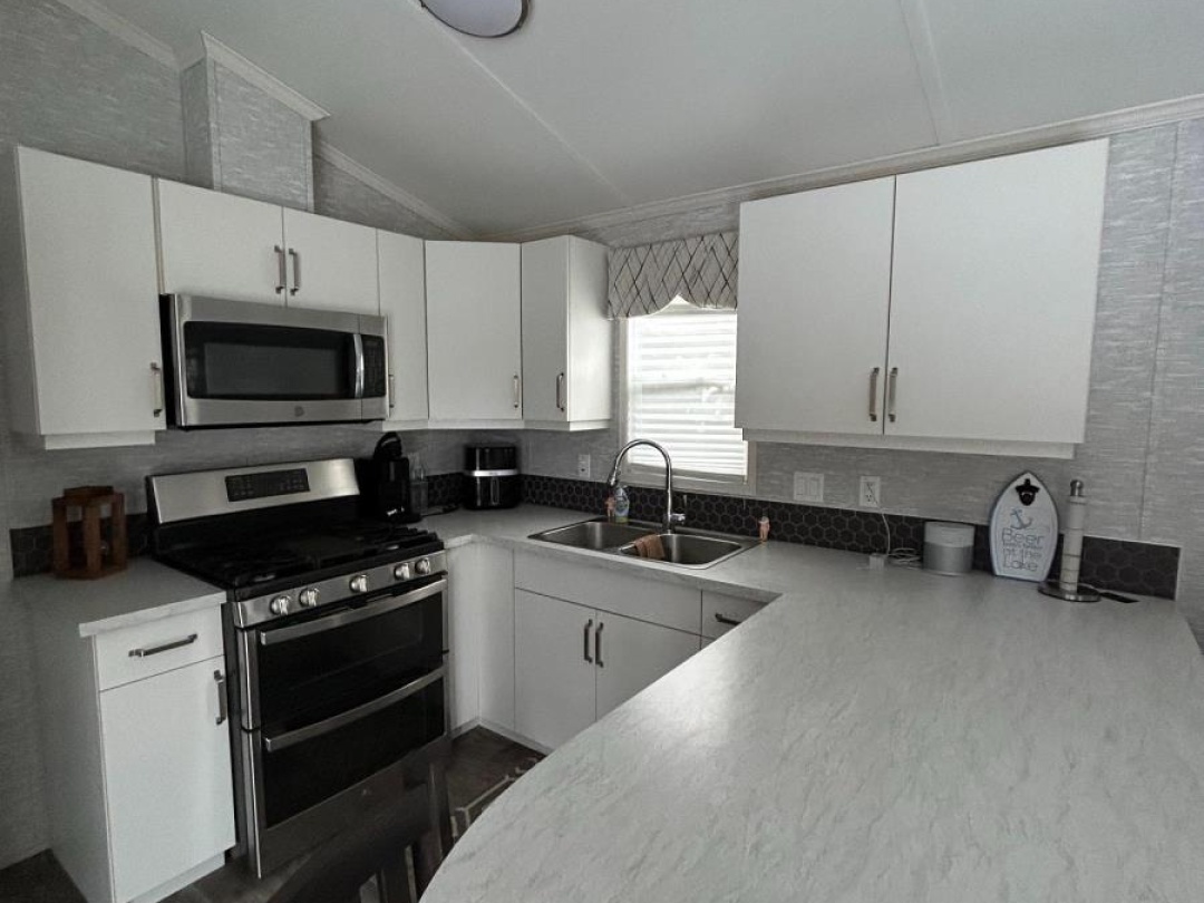 203 2152 County Rd 36 Road, Emily Creek