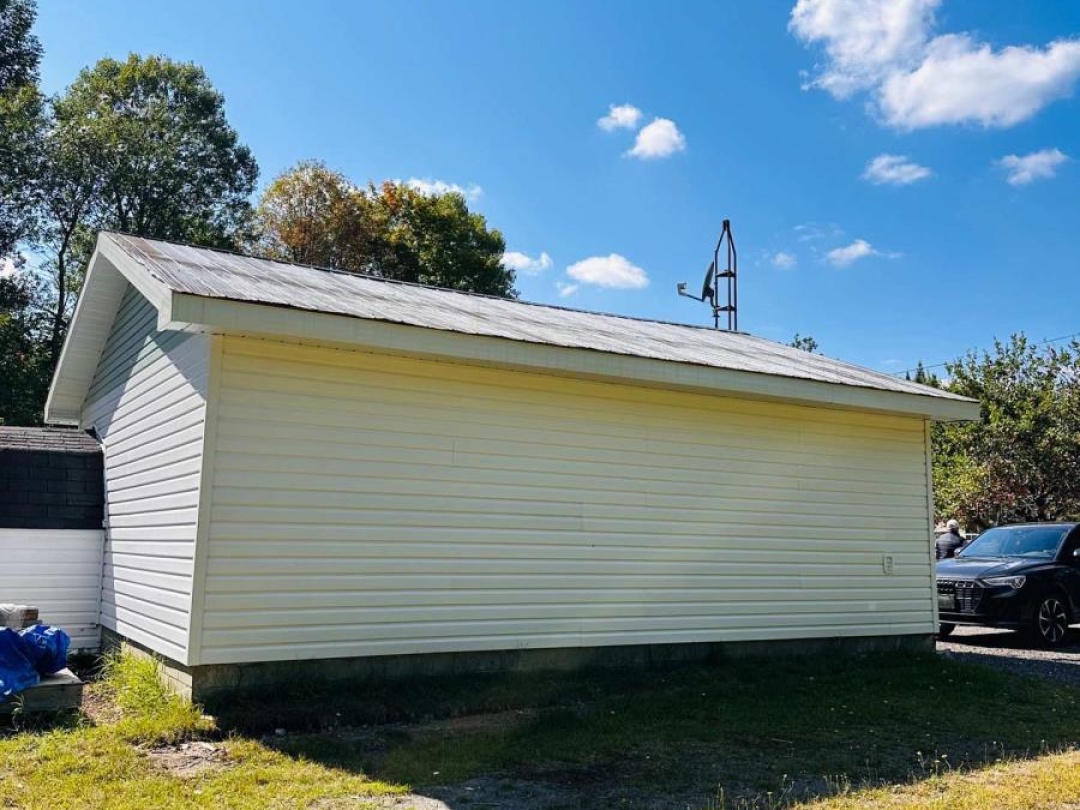 1671 HWY 60 HIGHWAY, 