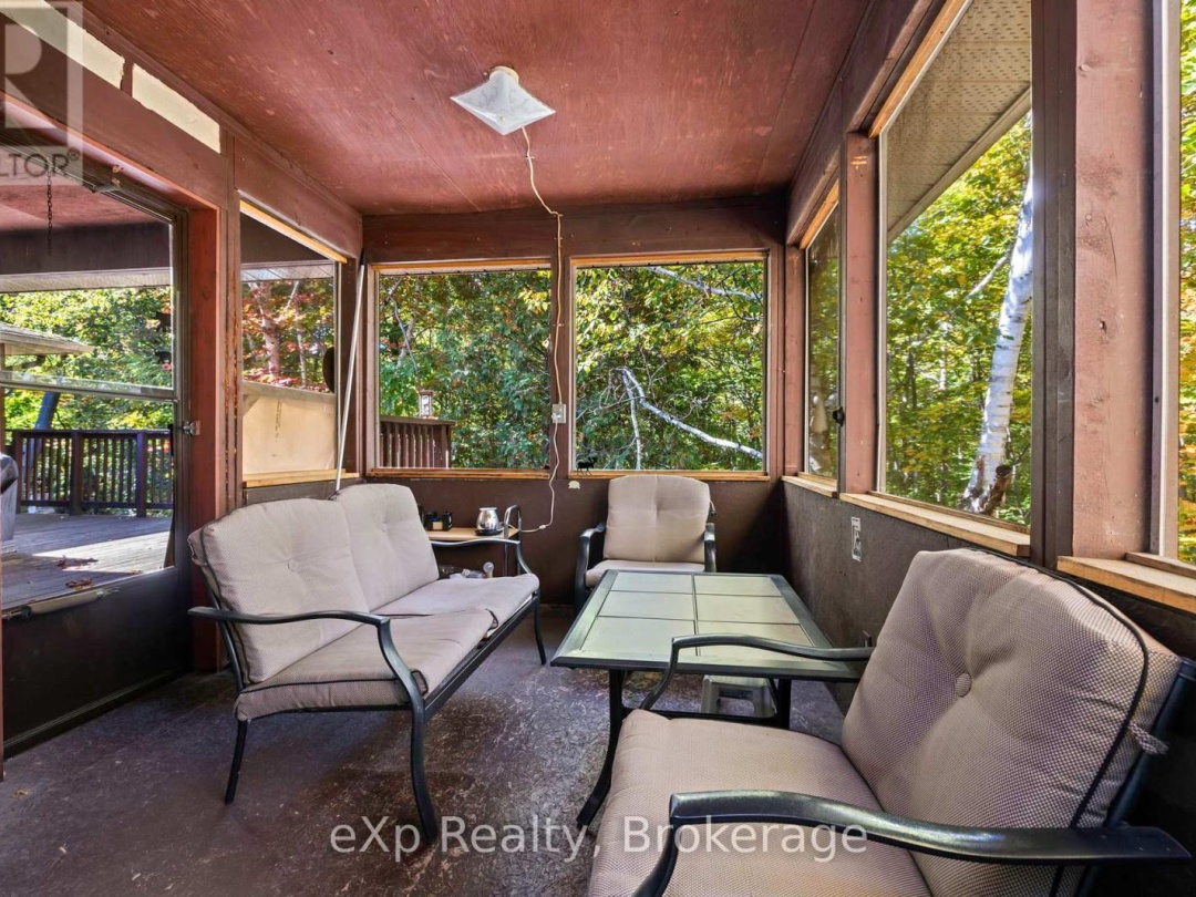 18 KRISTEN HEIGHTS, 