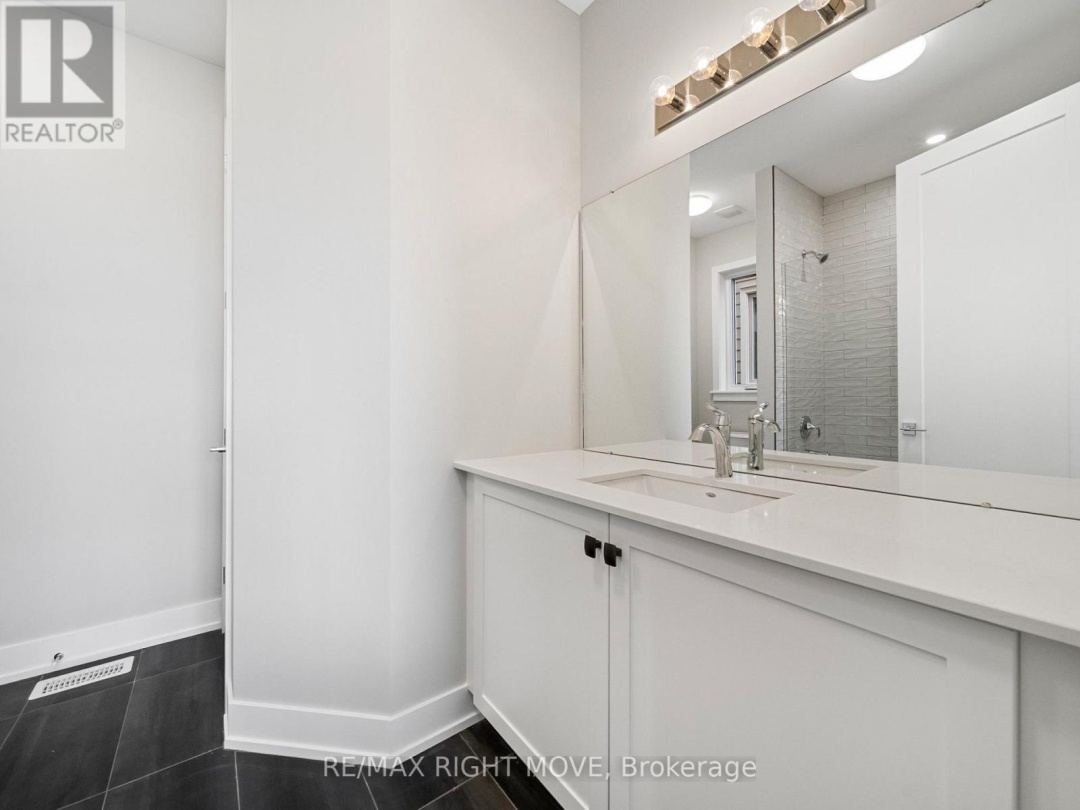 3192 Orion Boulevard, Orillia