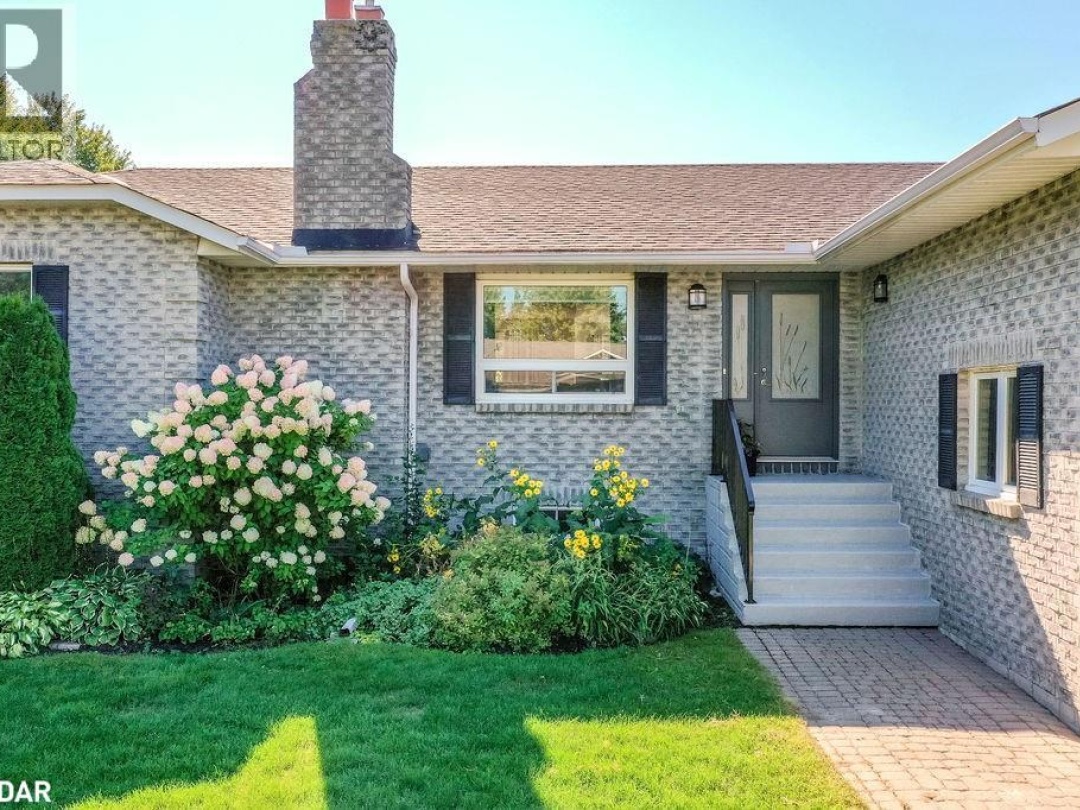 3 MAPLE Gate, 