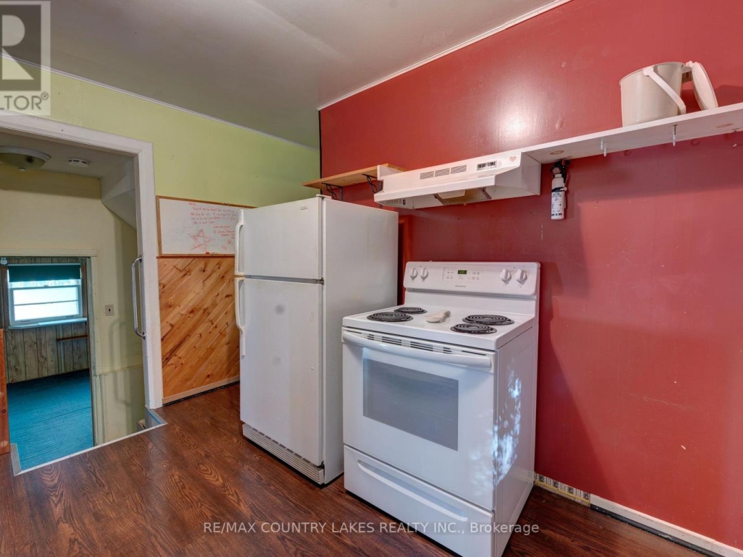 446 MAIN STREET E, 