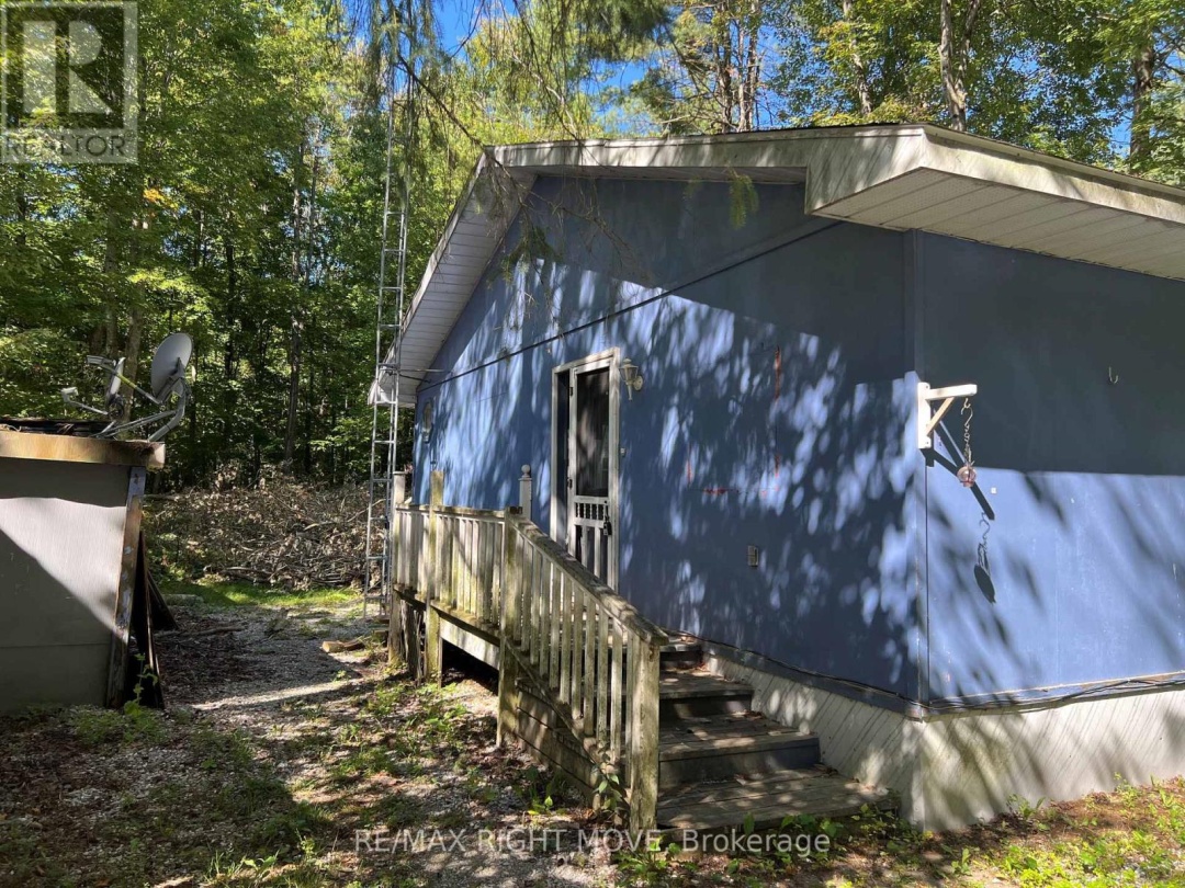 1052 4 SEASONS ROAD, 