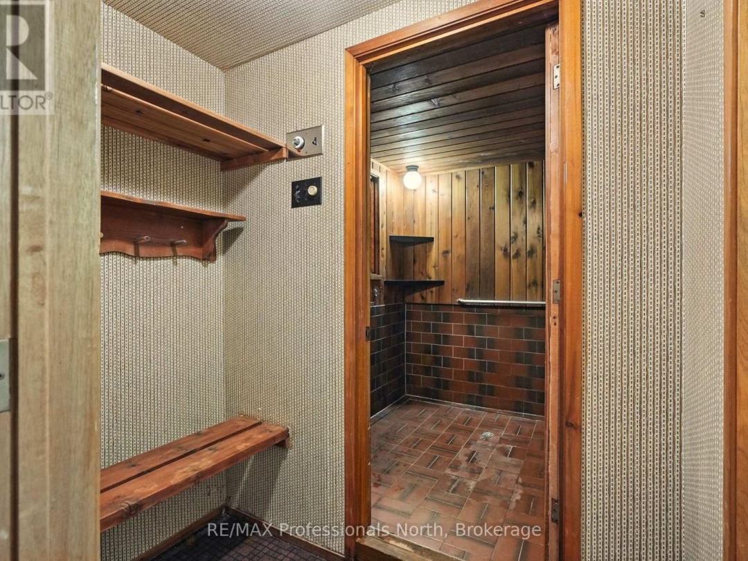 64 WOODLAND DRIVE, 