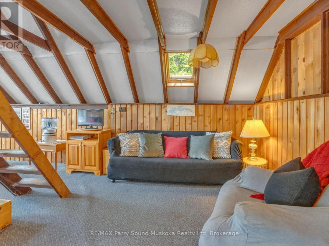 124 HEALEY LAKE WATER, 