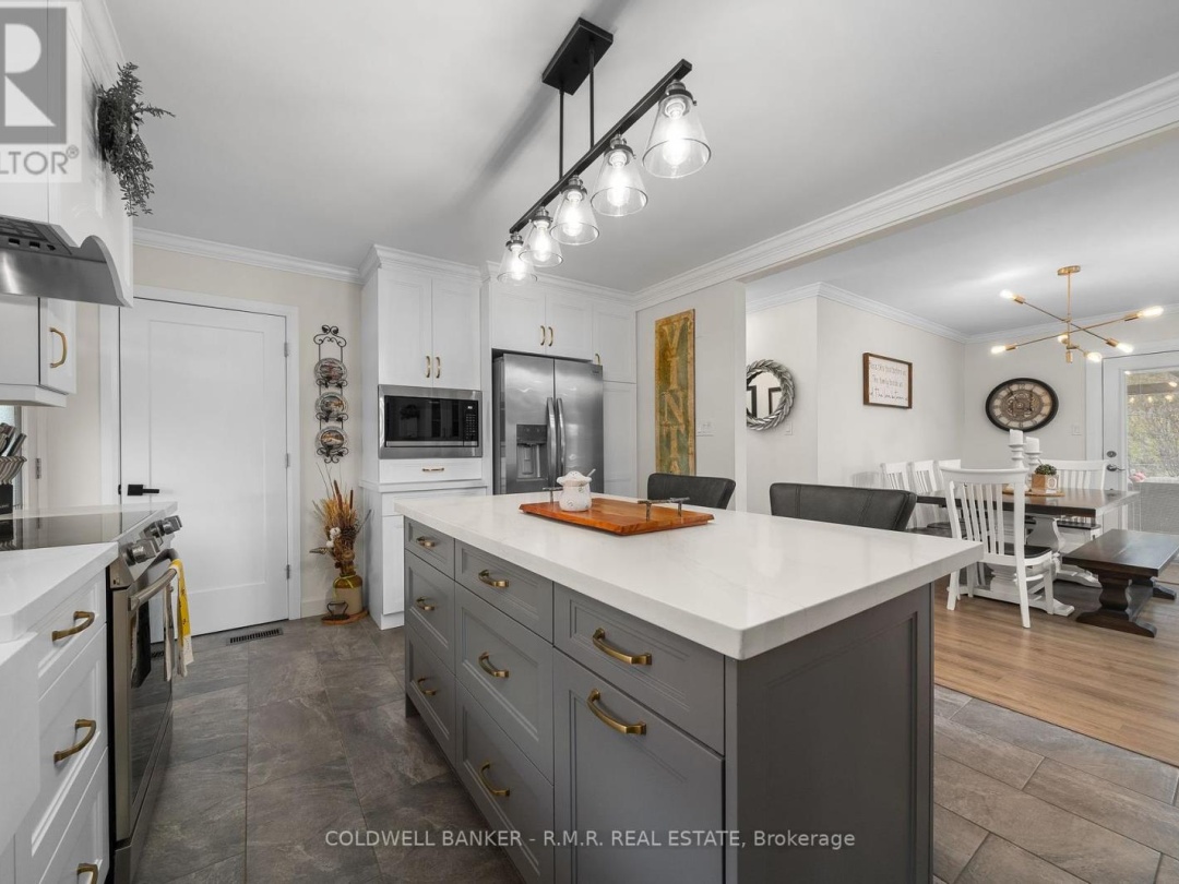 2850 PERRY AVENUE, 
