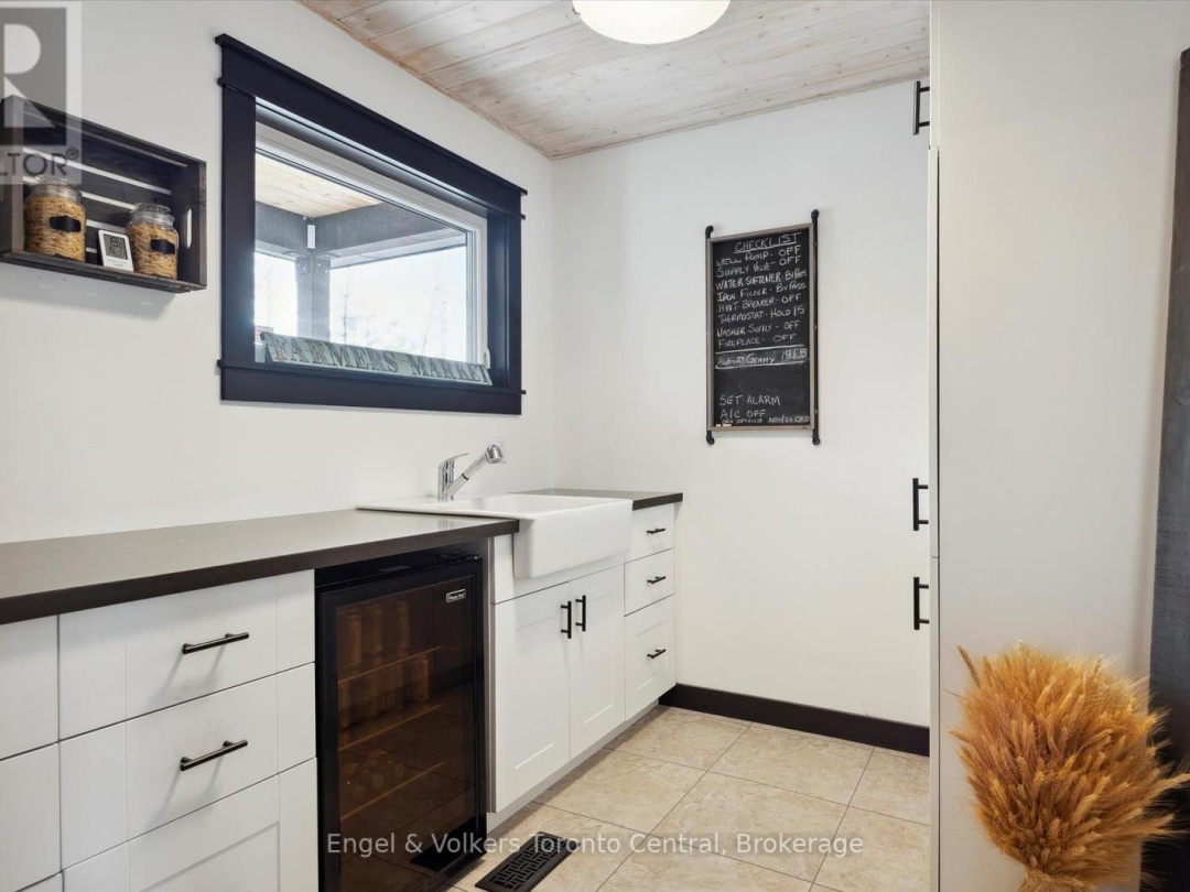 57 Pinetree Road, Loon Lake