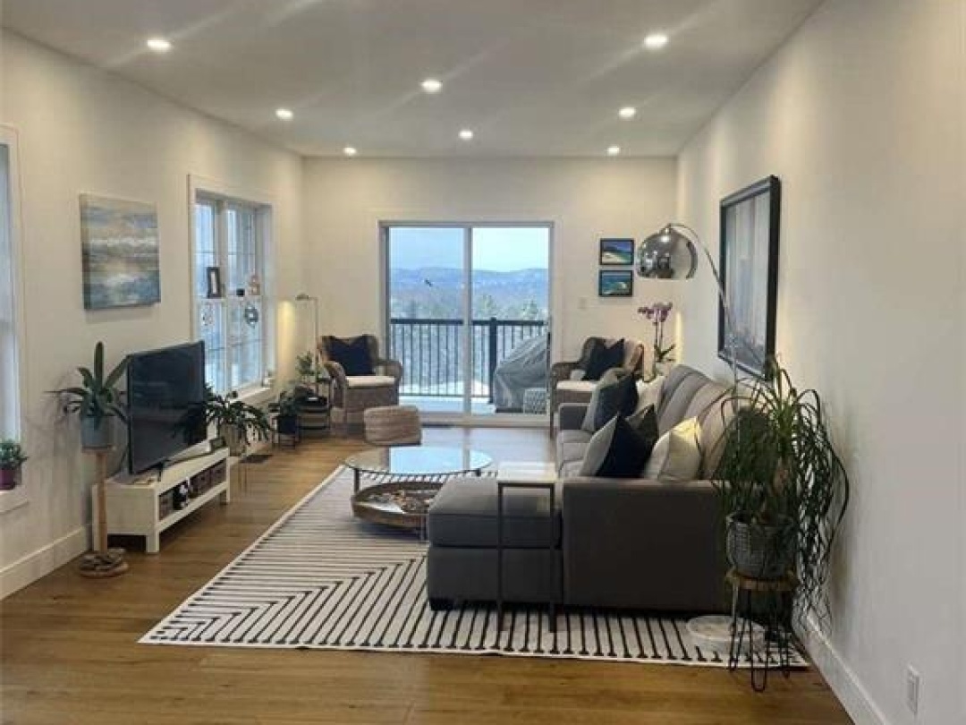 4 LEGACY Lane Unit# 501, 