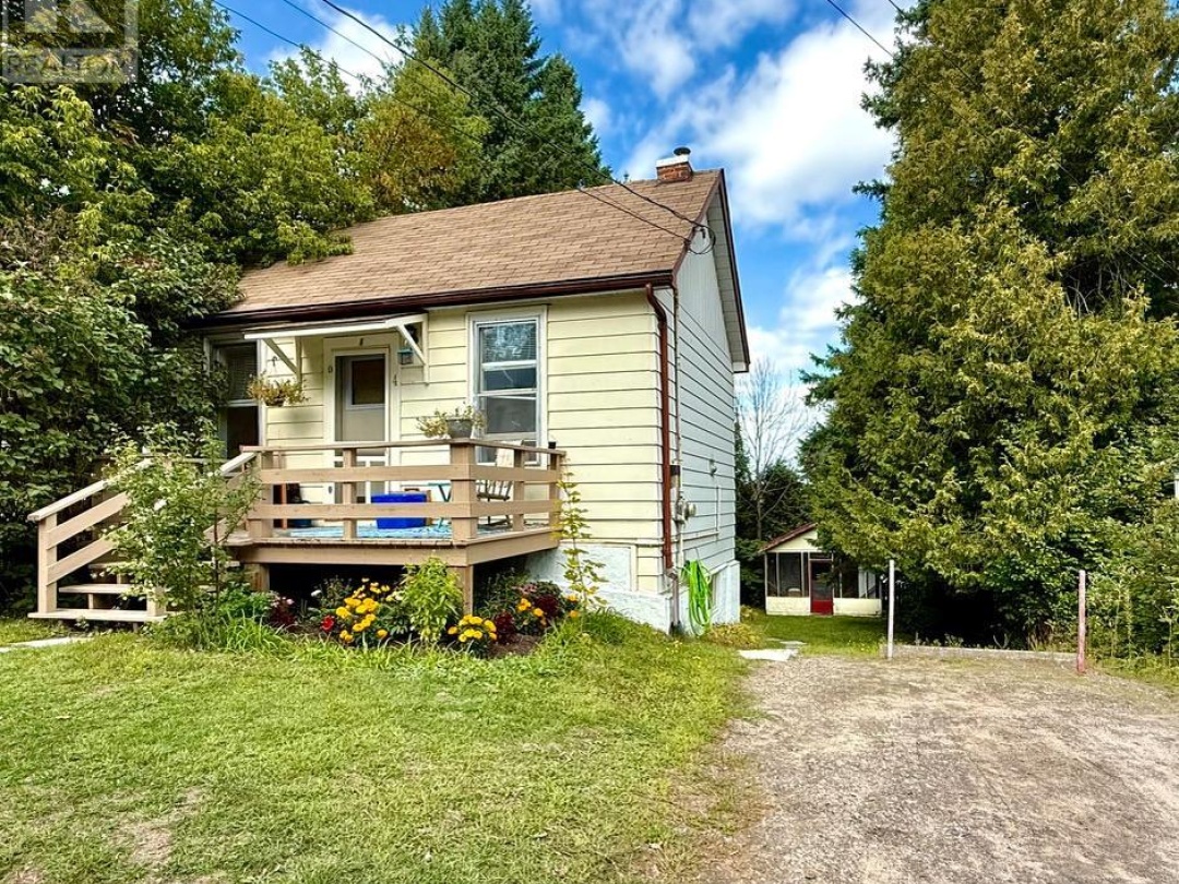 4 DUNCAN STREET E, 