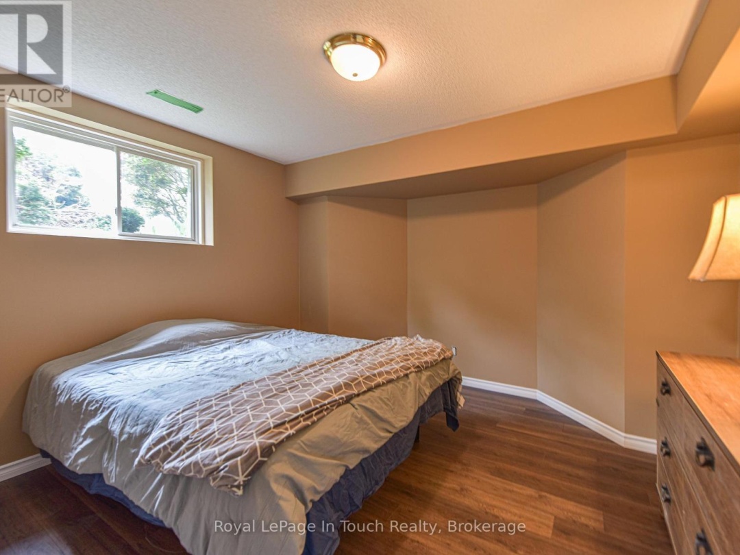 5 EARLS COURT, 