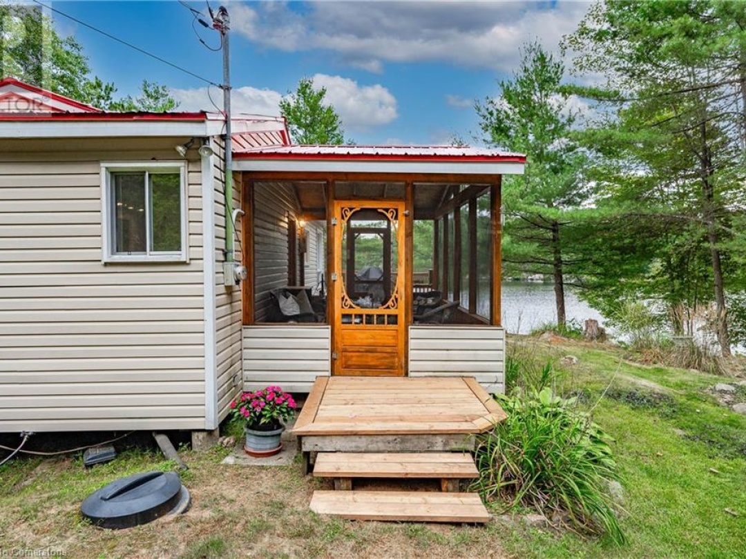 1076 Thanksgiving Rock Way, Kahshe Lake