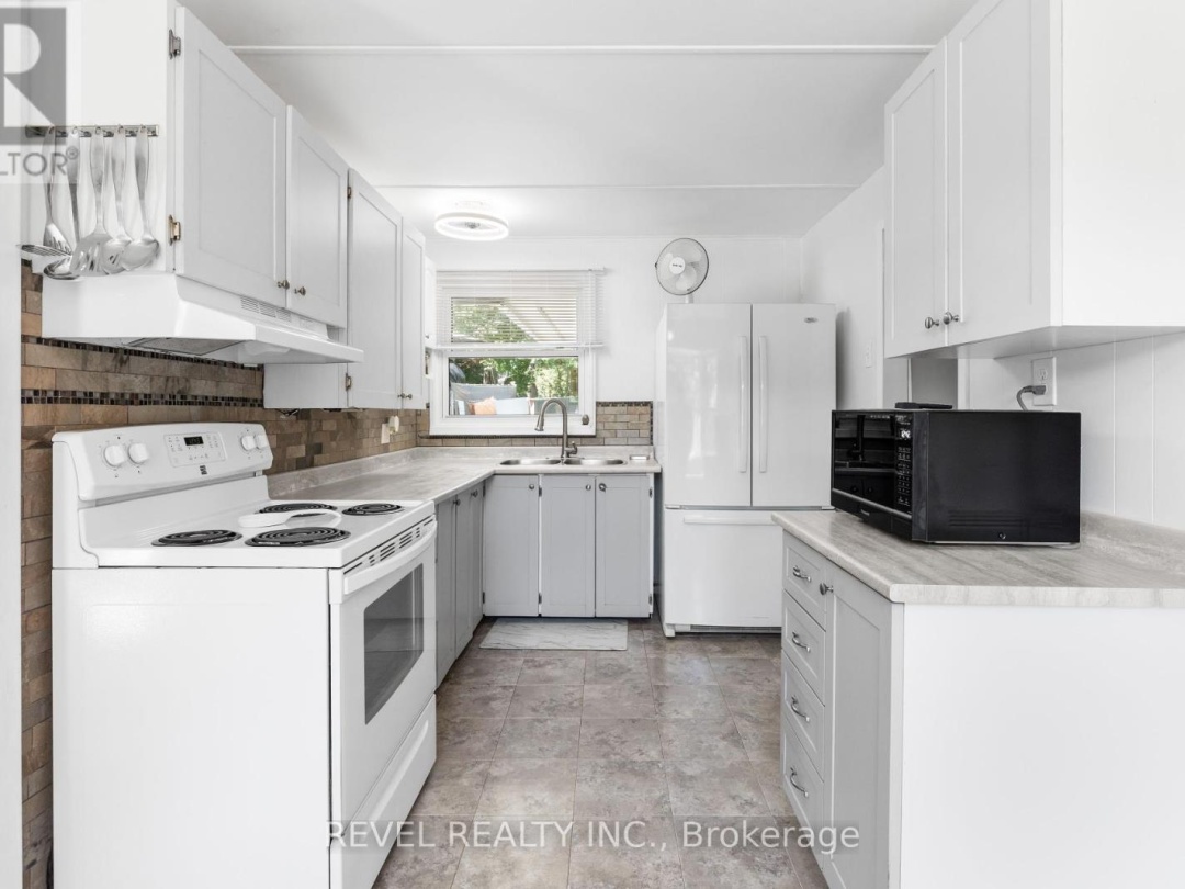 643 BALSAM LAKE DRIVE, 