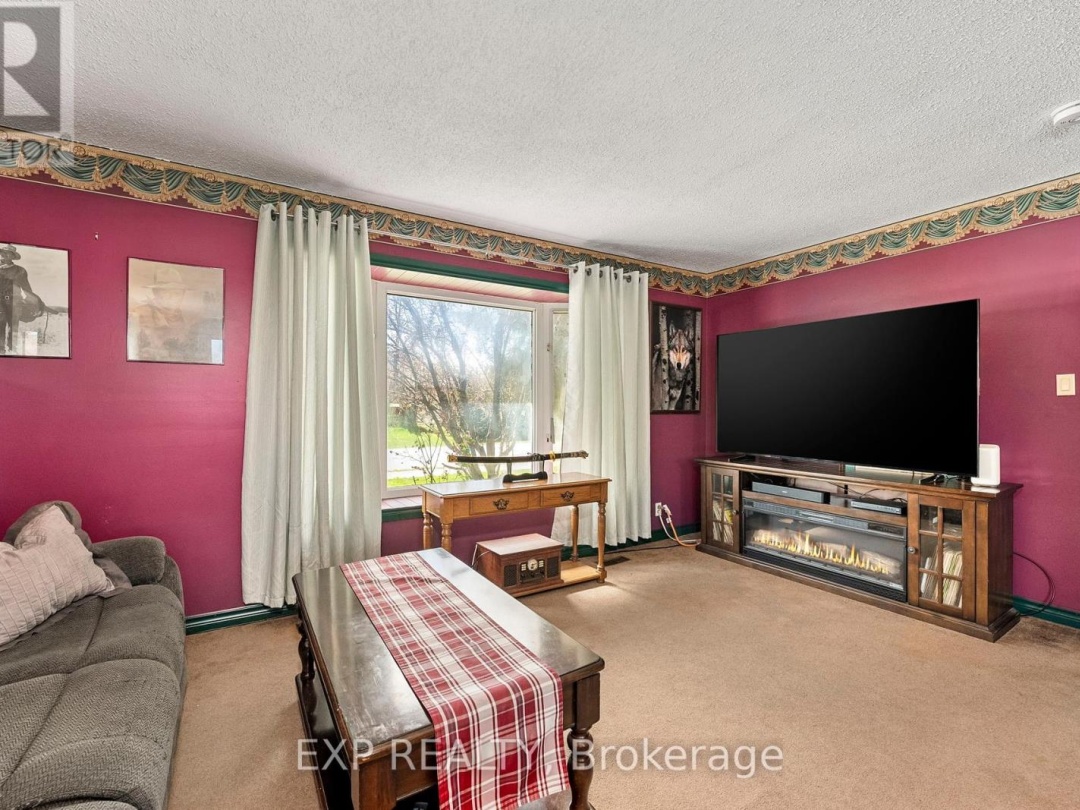 354 LAKELAND CRESCENT, 