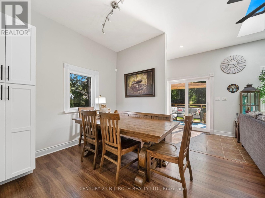 445 PETER STREET N, 