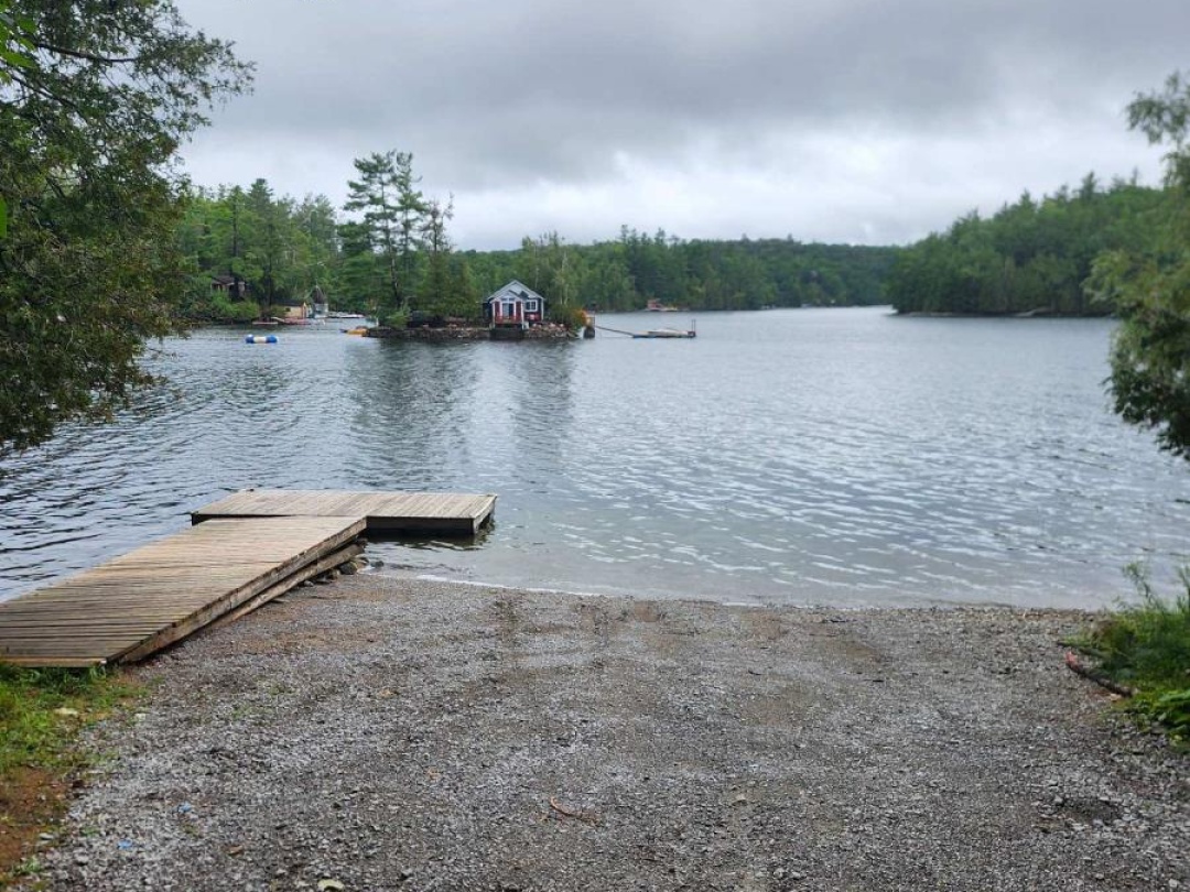 1172 CRYSTAL LAKE ROAD, 