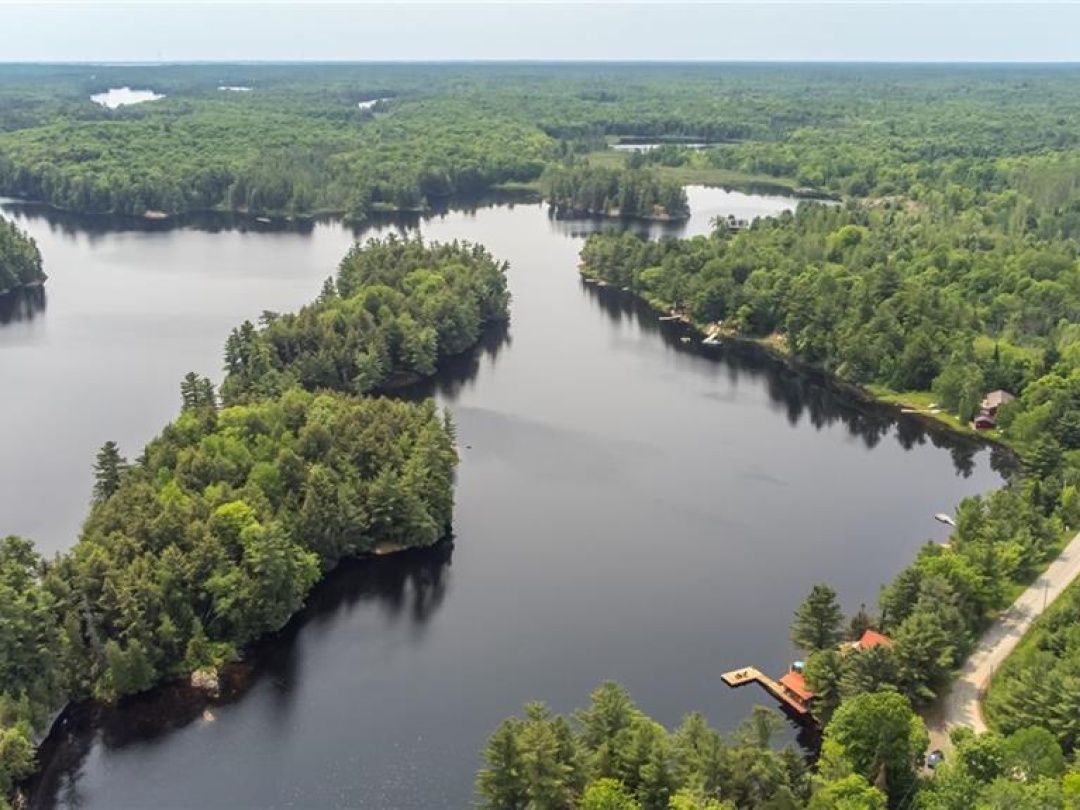 235 Loch Erne Road, Vowel Lake