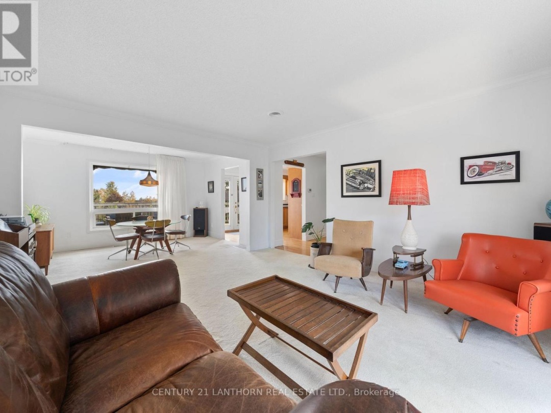 456 OLD SURREY LANE, Pigeon Lake