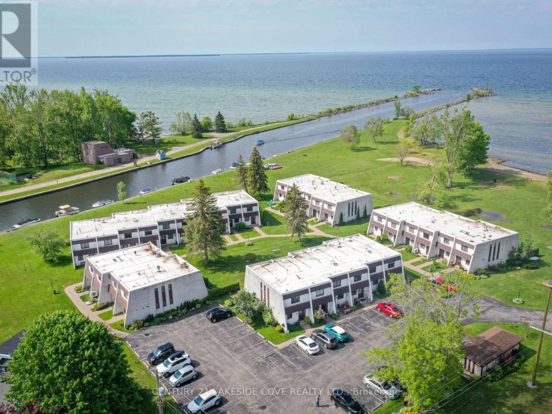 UNIT 27 - 1 PARADISE BOULEVARD S, 