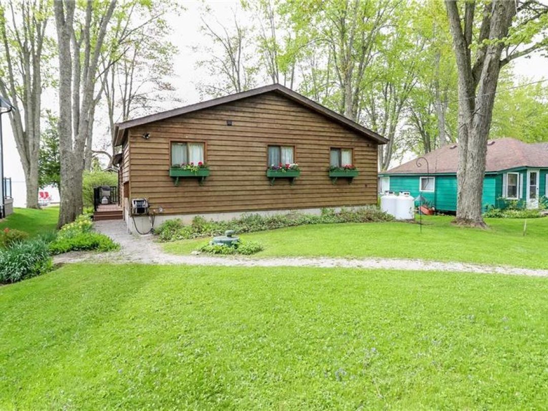 3822 Glenrest Drive Drive, Lake Simcoe