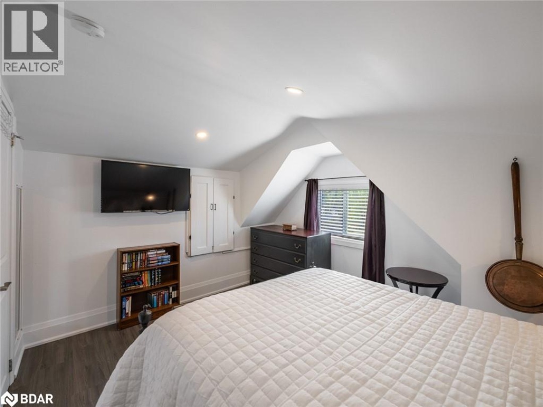 370 HOMEWOOD Avenue, 
