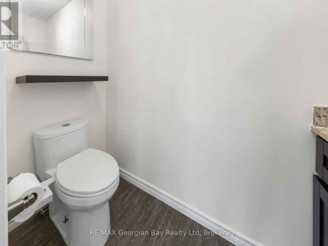 1745 TWIN OAKS CRESCENT, 