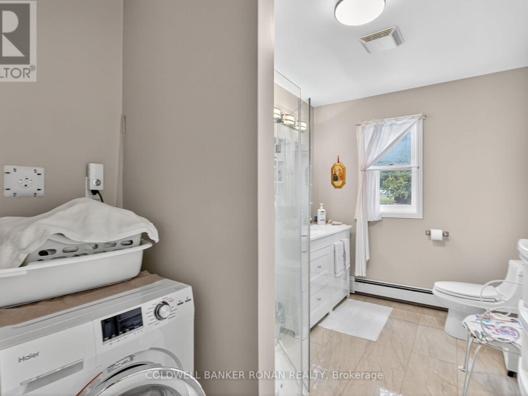 172 WILLIAM STREET W, 