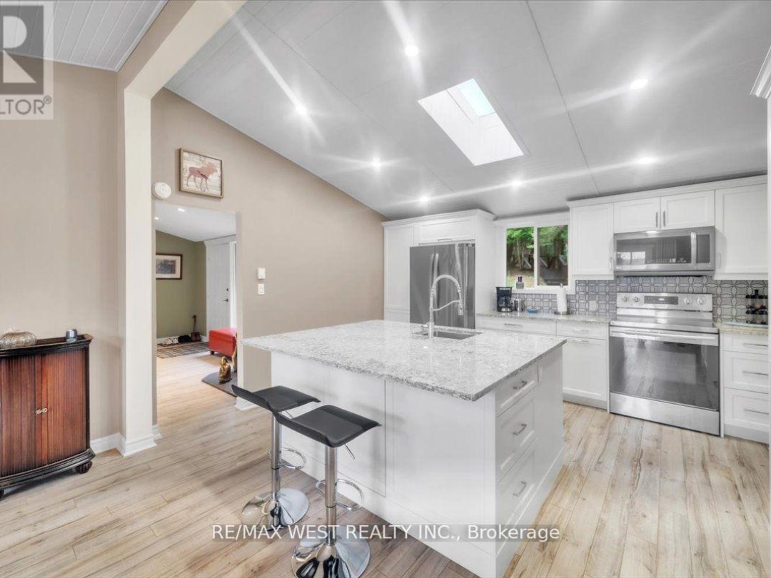 1017 RAYS LANE, 