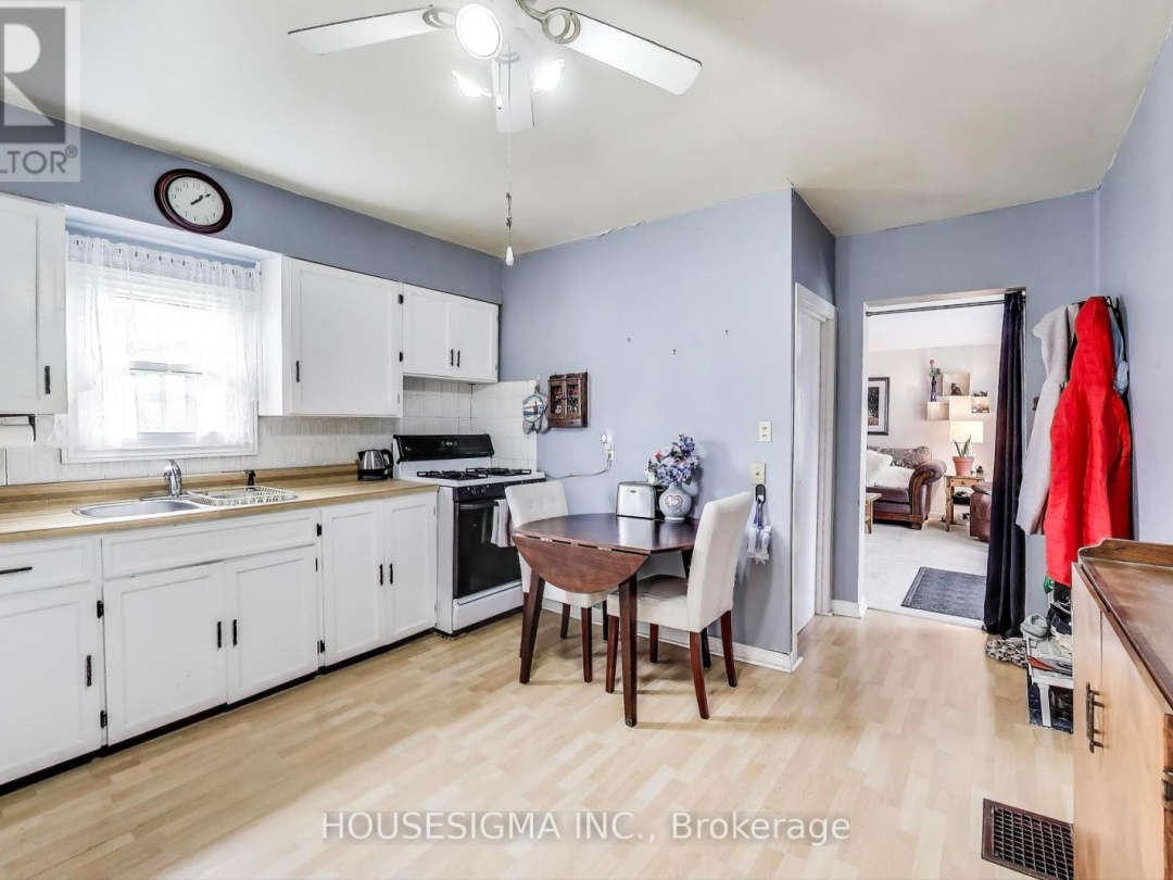 51 JAMES STREET E, 