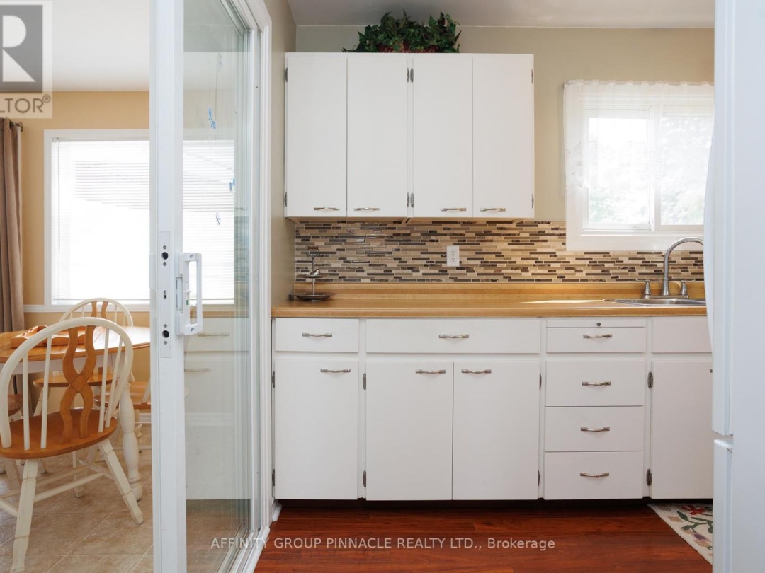 11 LAKEVIEW CRESCENT, 