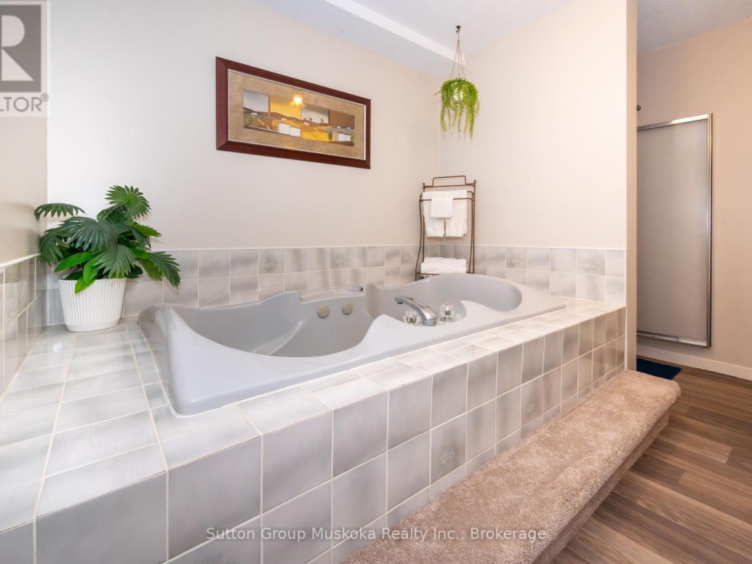 7 GLENWOOD DRIVE, 