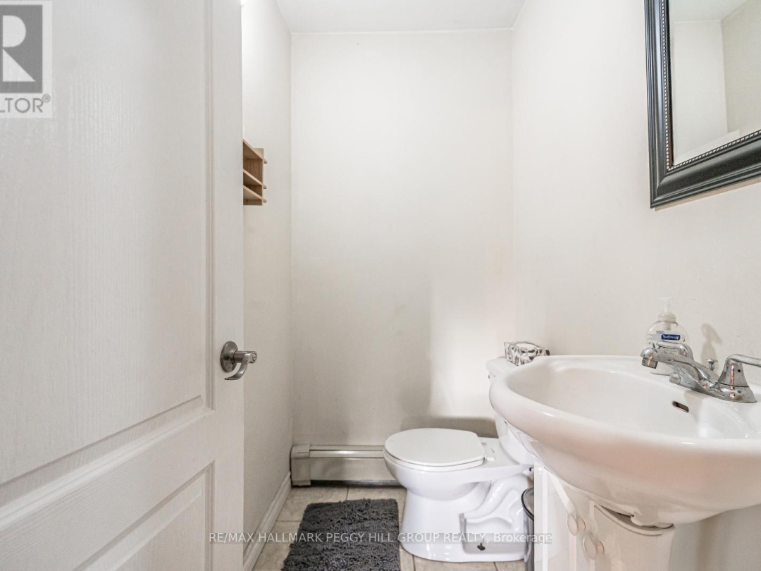 4 CLOVER COURT, 