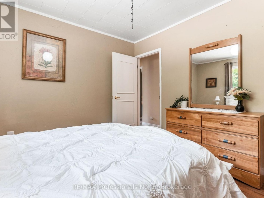 3866 DEEP BAY ROAD, 