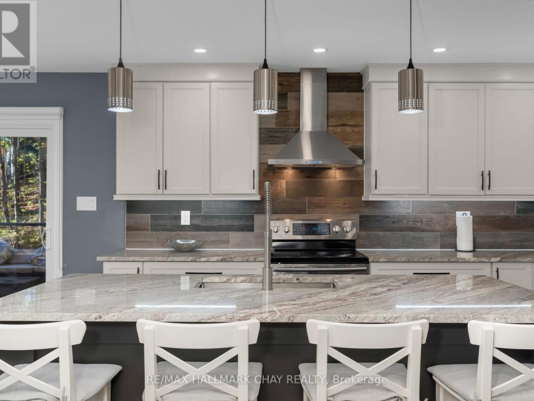 1 IROQUOIS RIDGE,
