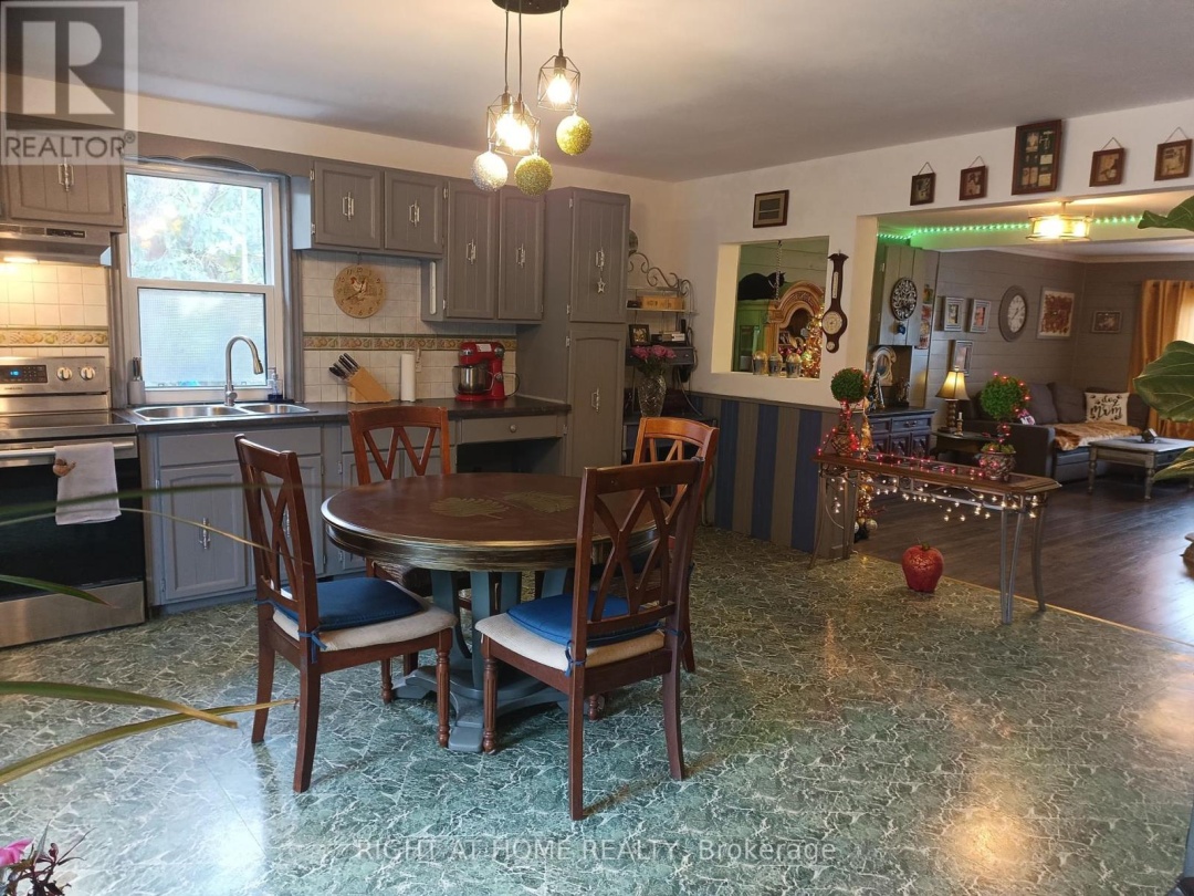 2323 Lakeshore Drive, Lake Simcoe