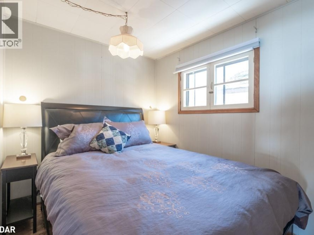 43 GATEWOOD Road, 