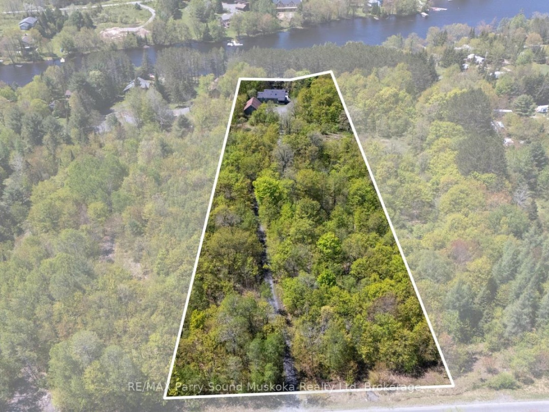 587 CENTRE ROAD, Manitouwabing Lake