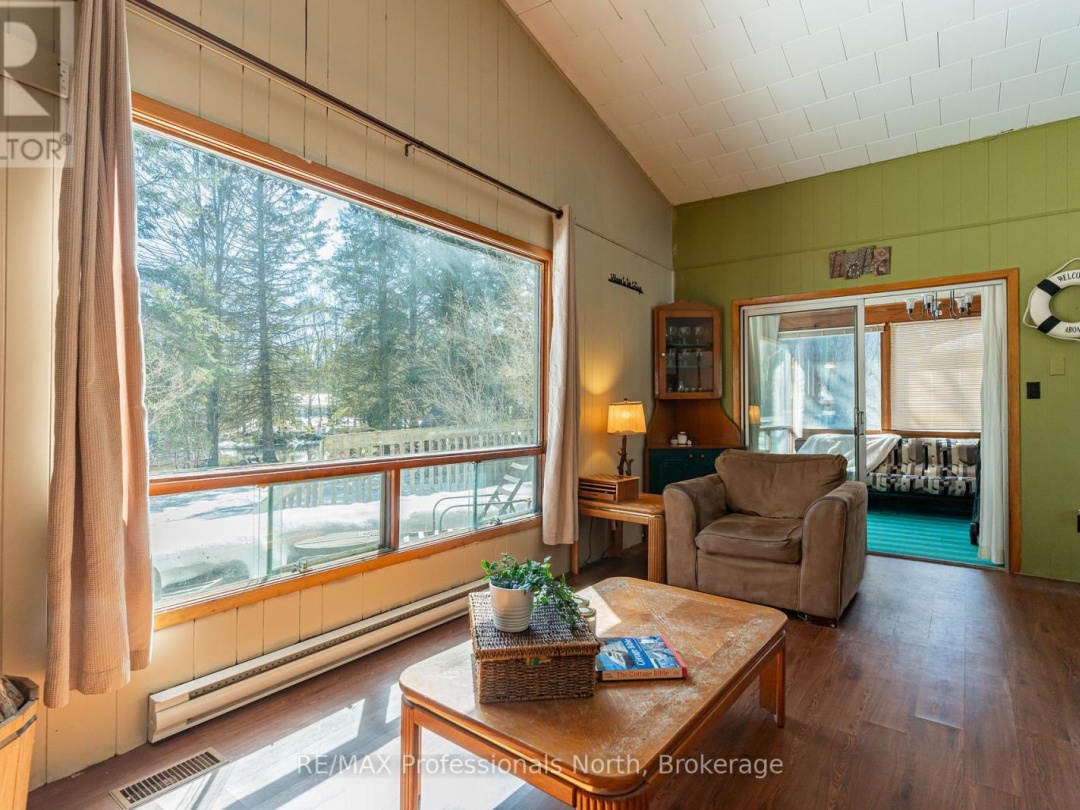 1093 TIFFANY LANE, 