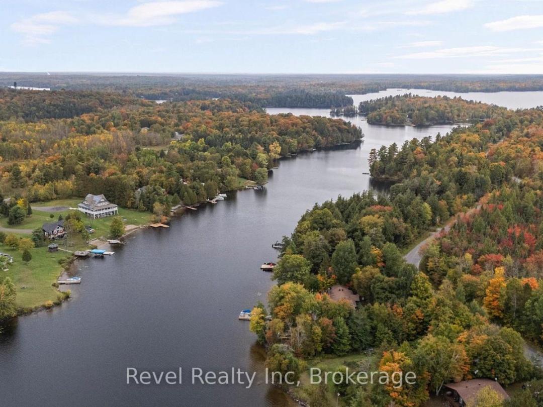 210 BURNETT'S ROAD, Manitouwabing Lake