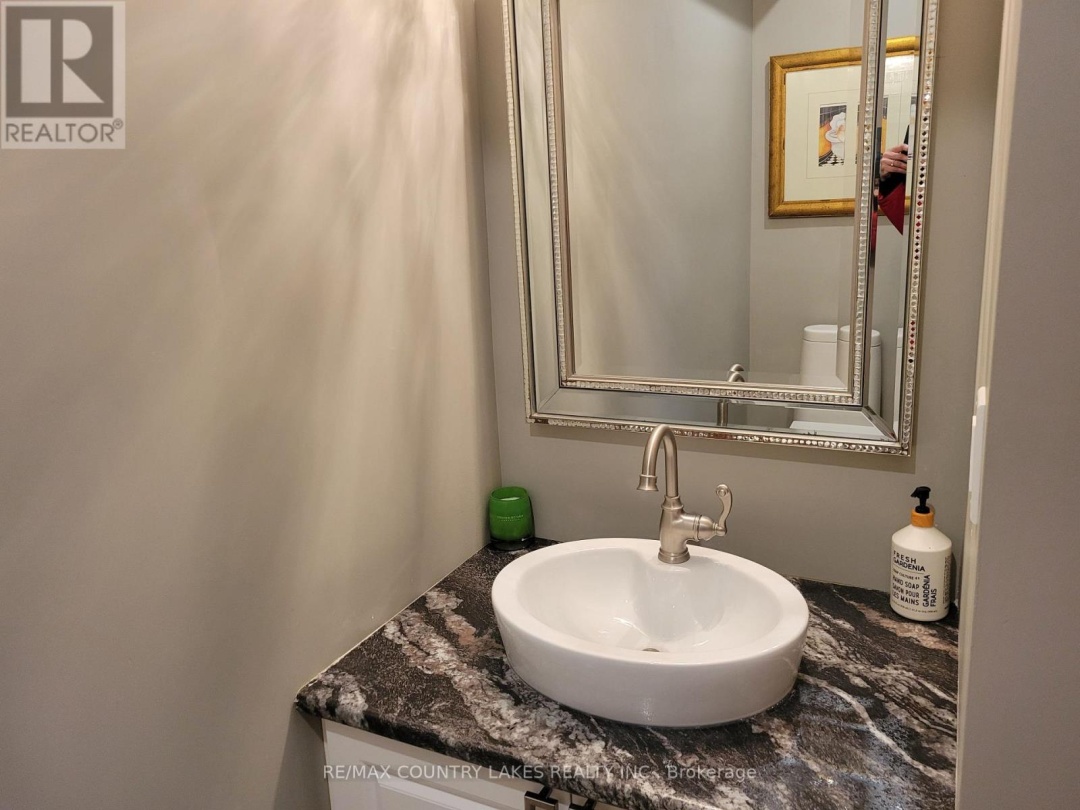 35 - 21 LAGUNA PARKWAY, Lake Simcoe