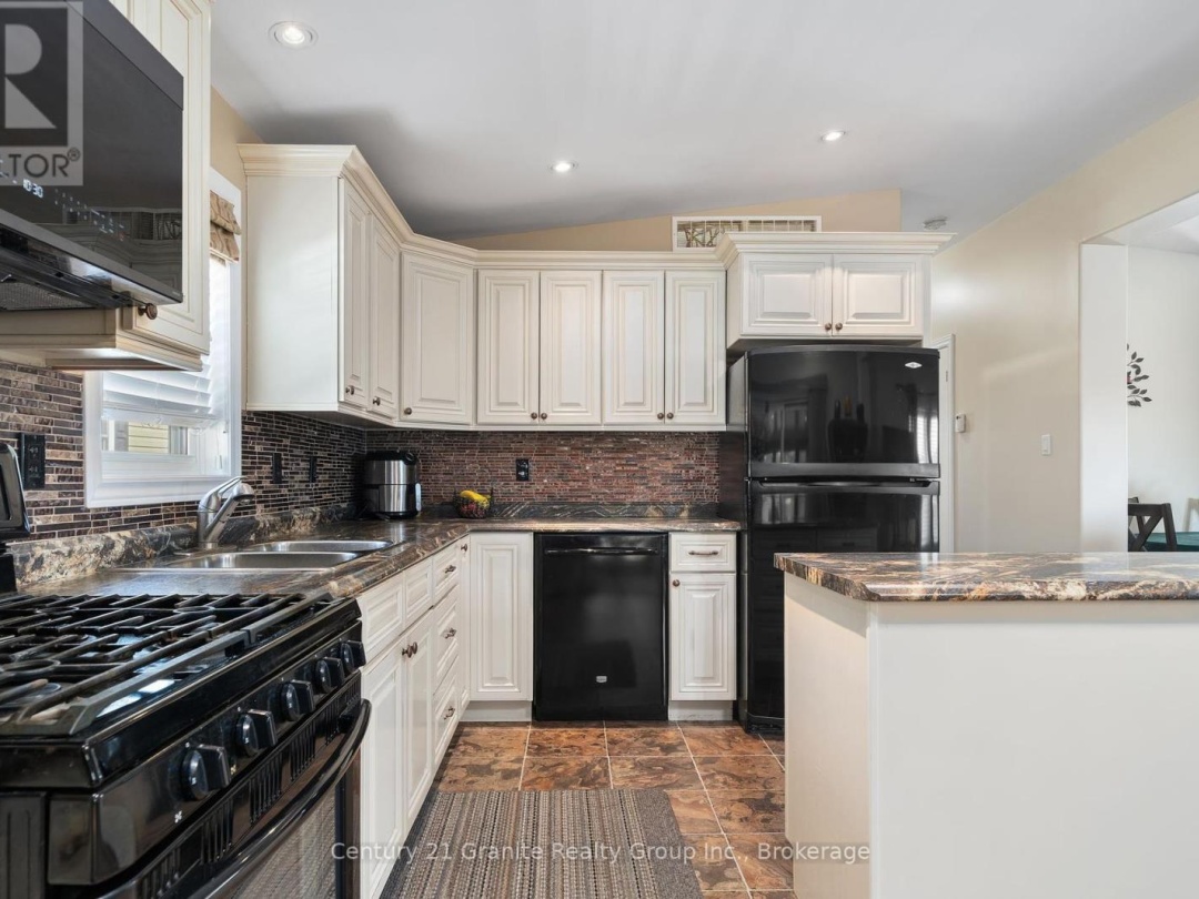 58 CREEKSIDE CIRCLE, 