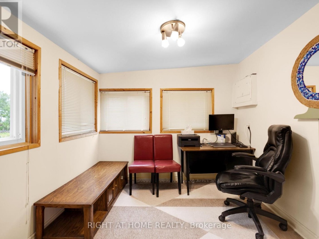 25 PLAYFAIR DRIVE, 