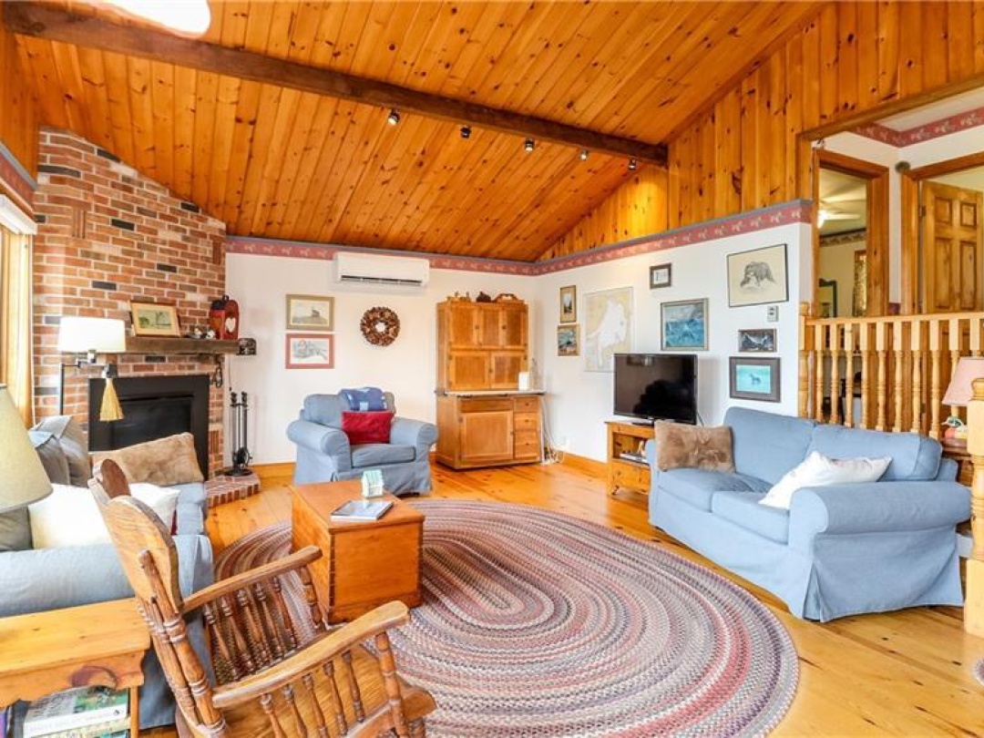 3822 Glenrest Drive Drive, Lake Simcoe
