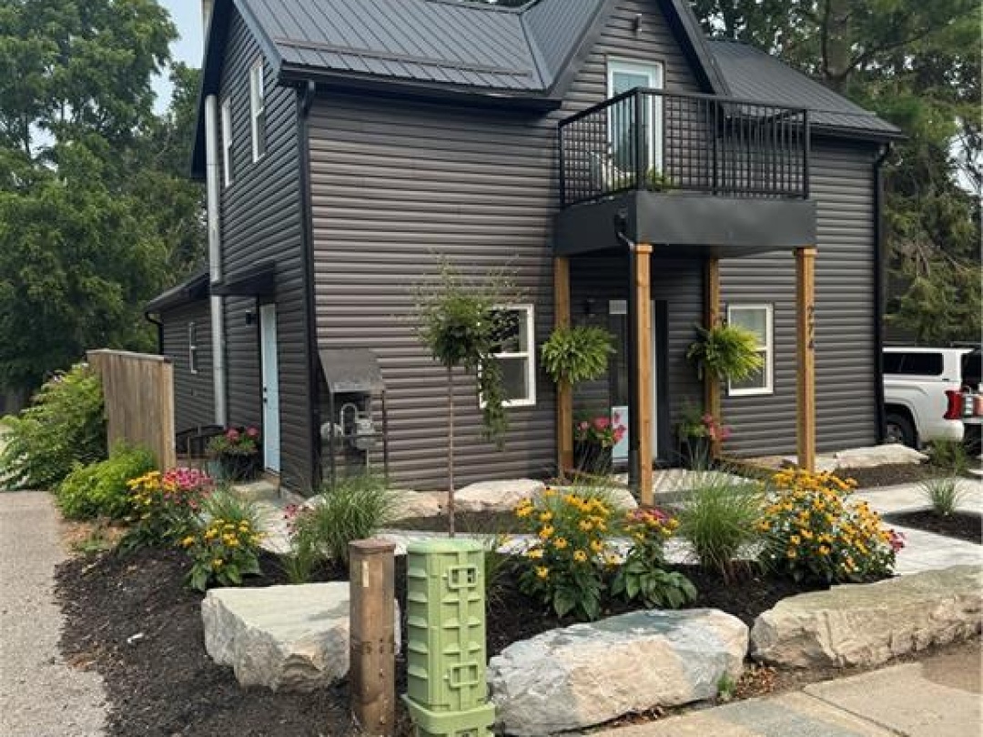 274 MISSISSAGA Street W, 