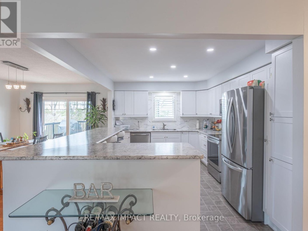 10 CEDARTREE LANE, 
