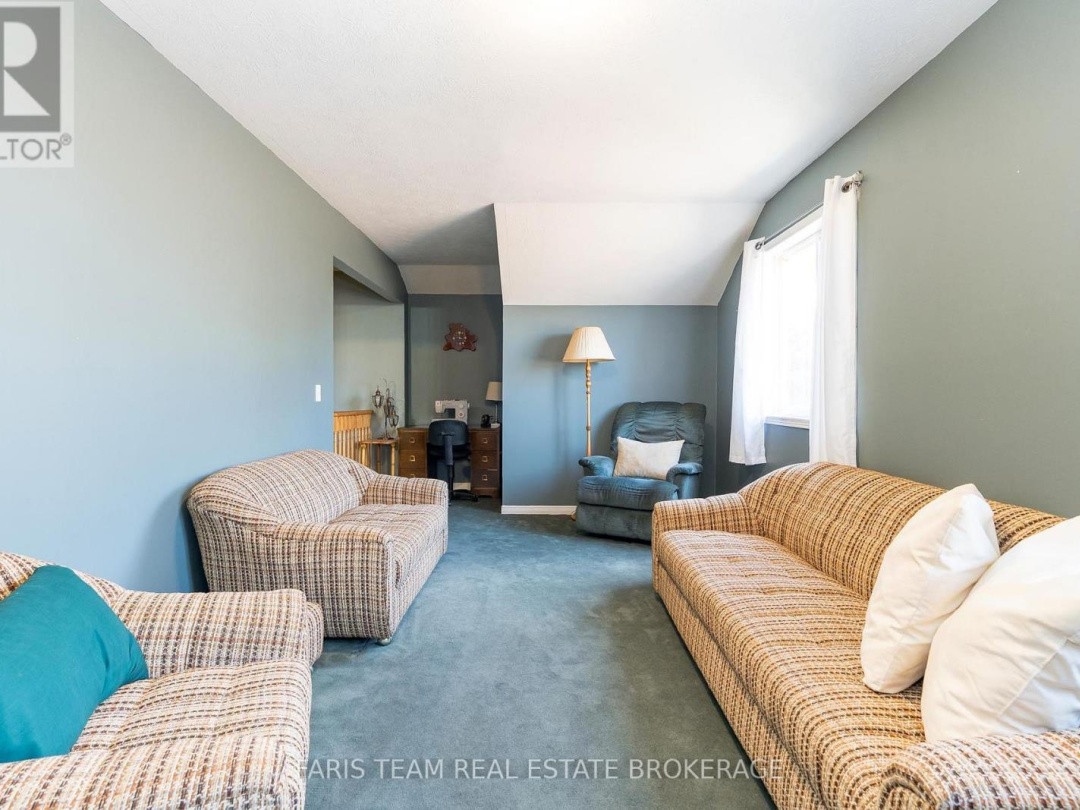 9 JULIA CRESCENT, 