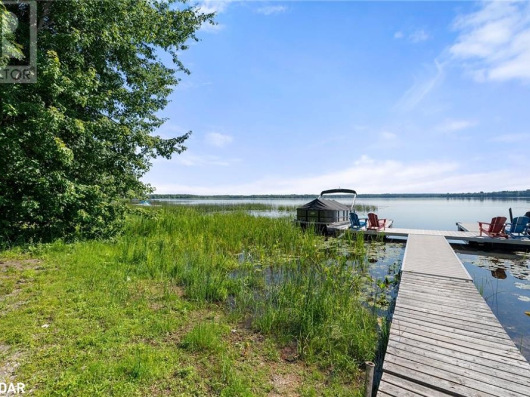 104 Fulsom Crescent, Dalrymple Lake