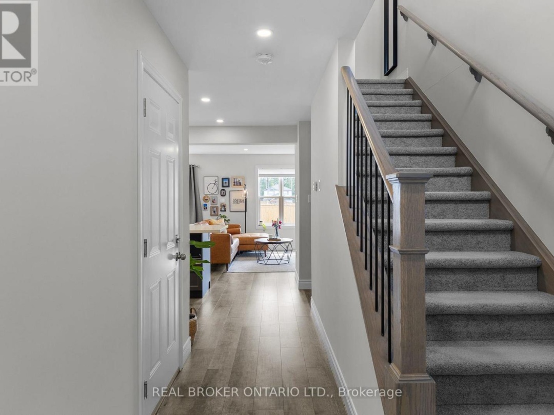 8 NICOLE PARK PLACE, 